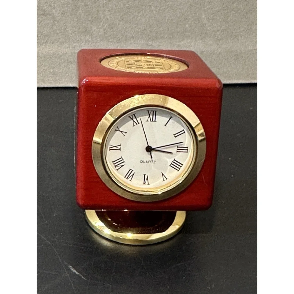 Western University‎ Of St Louis Wooden Cubed Desk Clock (needs Batteries)